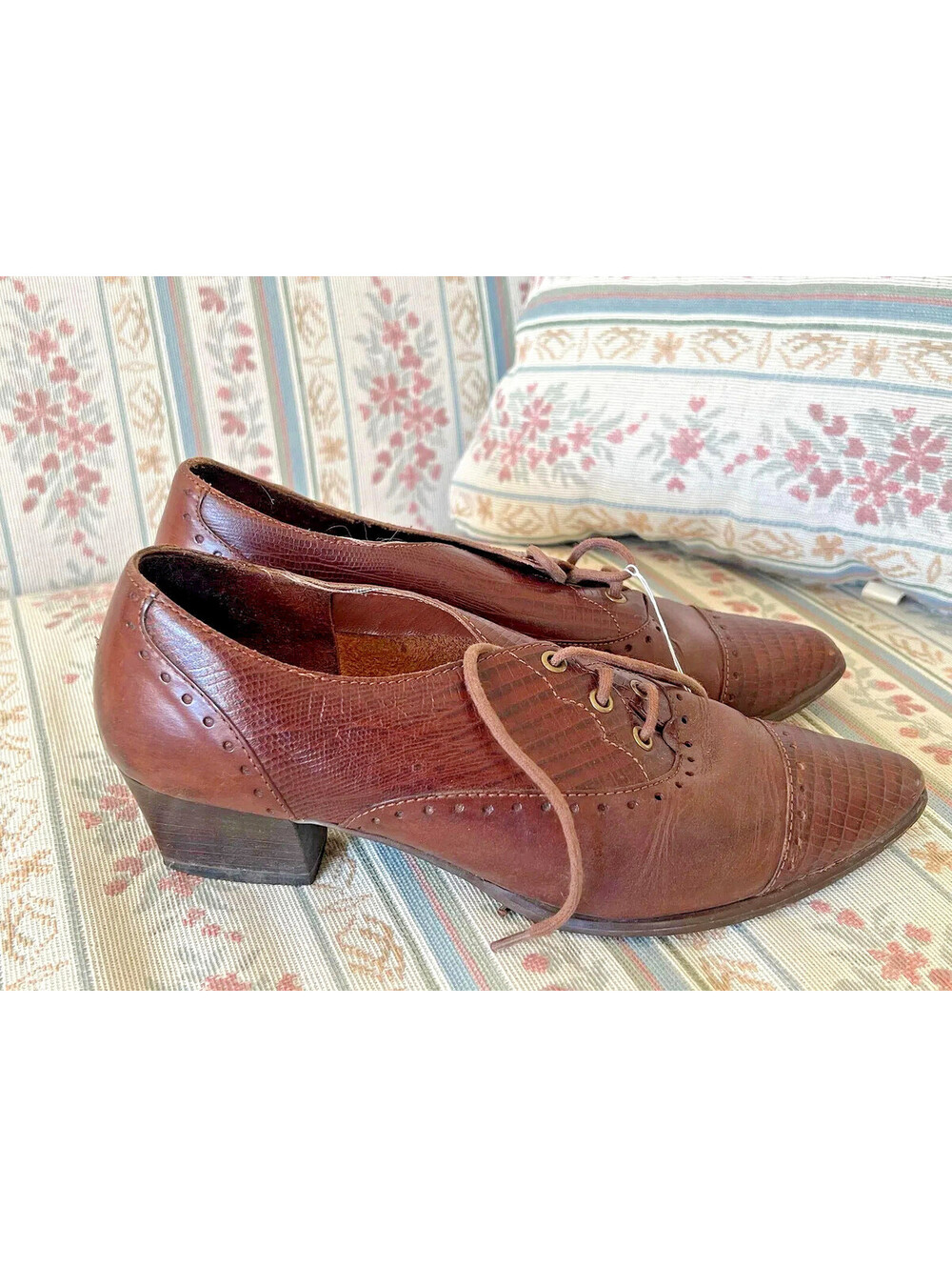 Brown Genuine Leather Lace-Up Heeled Oxfords Size 6.5B Made in Brazil